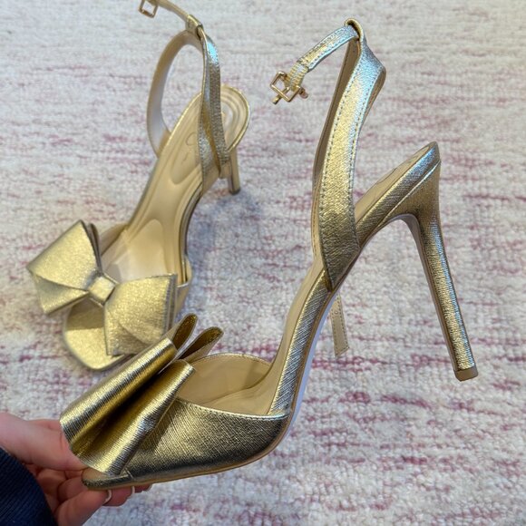 Jessica Simpson Gold Bow Heels - Picture 1 of 3